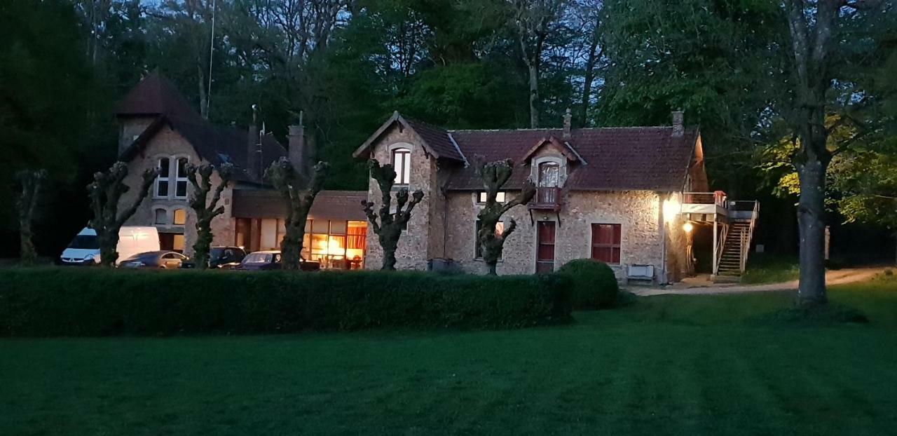 Gite Dans Un Domaine Historique Chevreuse Dış mekan fotoğraf